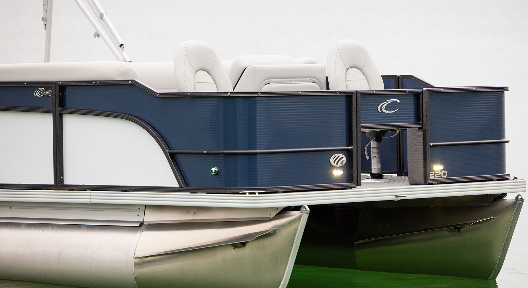 Pontoon - All the interesting information about this type of boats